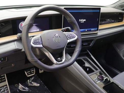 New 2026 Volkswagen Tiguan SEL R-Line AWD/4WD image 8