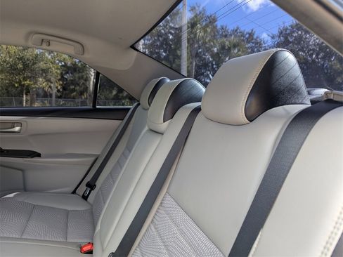 Used 2016 Toyota Camry SE image 20