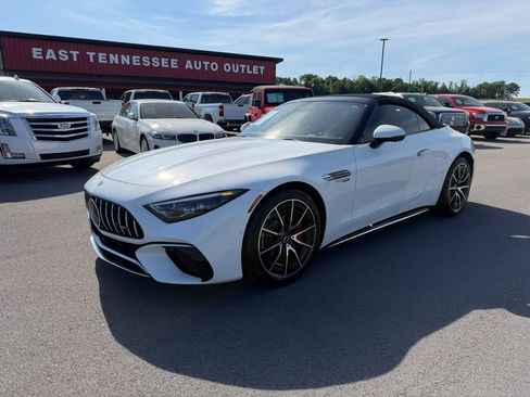 Used 2022 Mercedes-Benz SL 55 AMG 4MATIC w/ Driver Assistance Package image 2