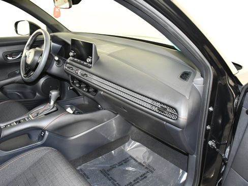 Certified 2025 Honda HR-V Sport image 40