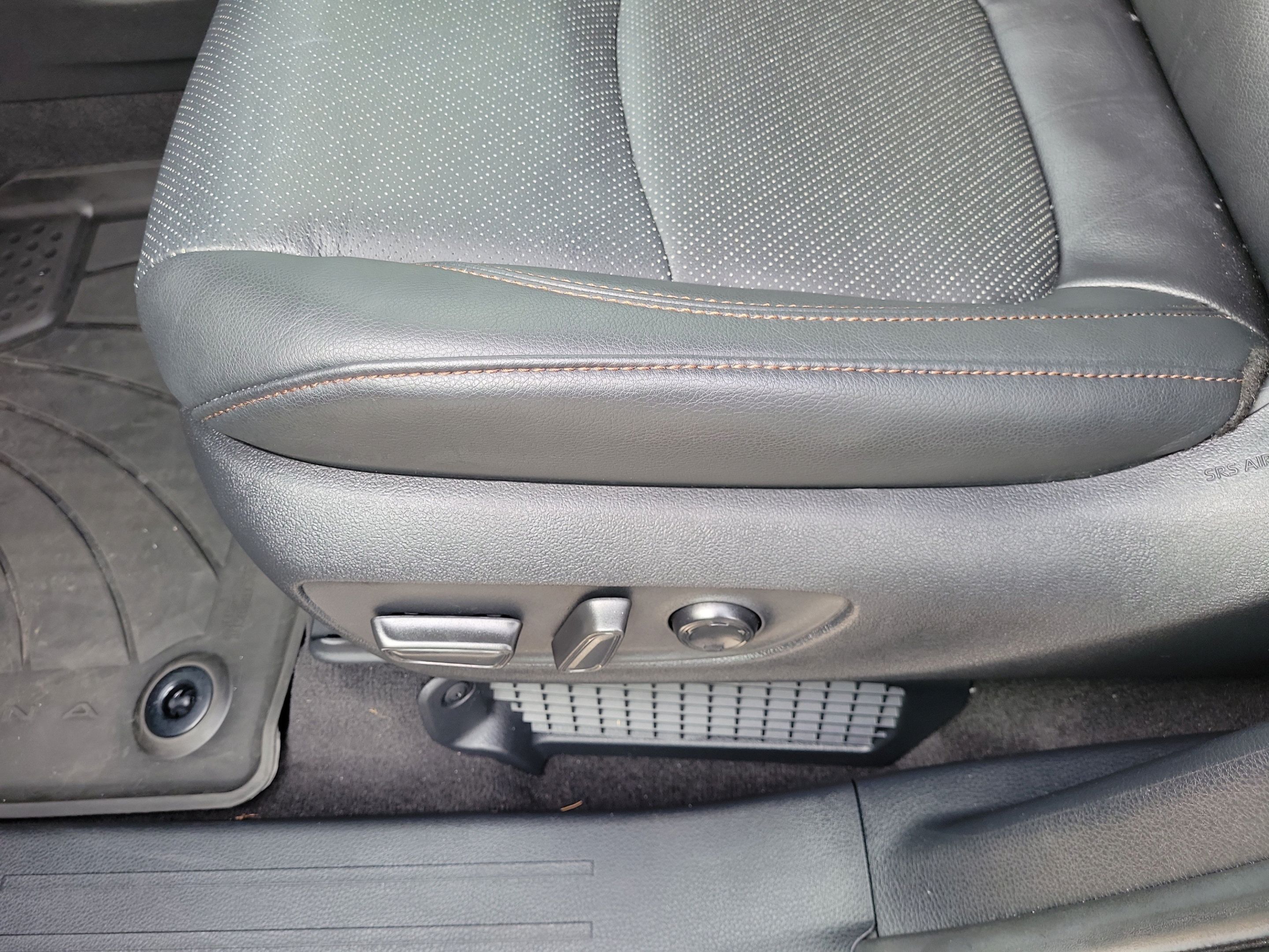 Certified 2026 Toyota Sienna Limited FWD image 44