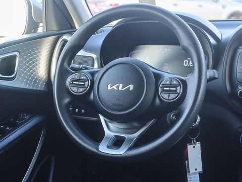 Used 2023 Kia Soul LX w/ LX Technology Package image 19