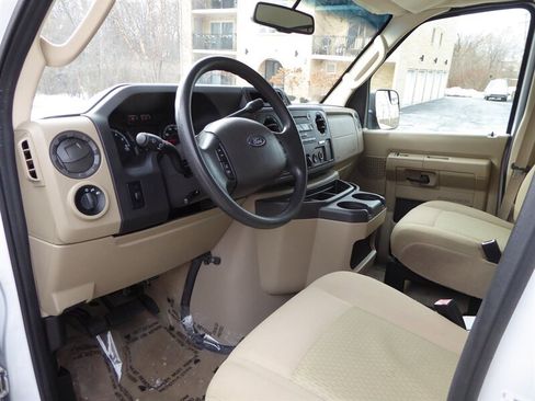 Used 2013 Ford E-350 and Econoline 350 XLT image 15