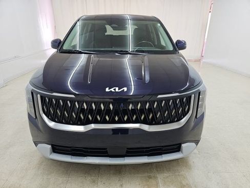 Used 2025 Kia Carnival FWD image 13