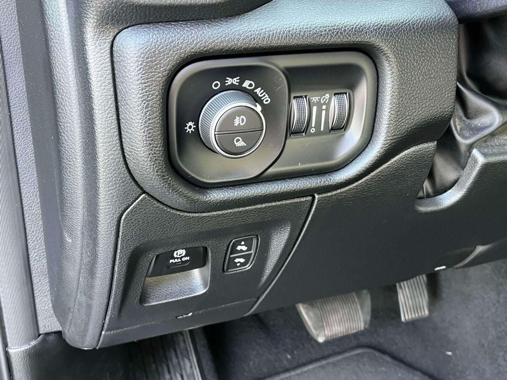 Used 2025 RAM 1500 Big Horn AWD/4WD image 27