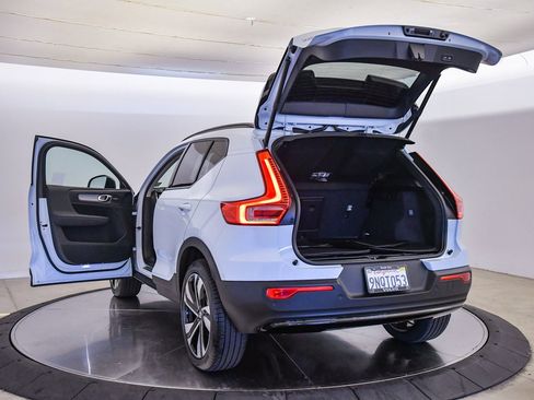 Used 2025 Volvo XC40 B5 Ultra w/ Climate Package image 29