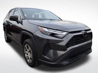 Used 2023 Toyota RAV4 LE video 3