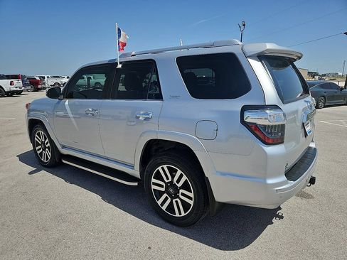 Used 2022 Toyota 4Runner Limited AWD/4WD image 4