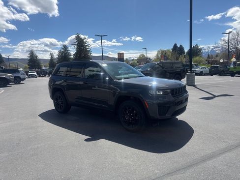 New 2026 Jeep Grand Cherokee Altitude AWD/4WD image 3