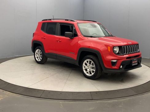 Used 2022 Jeep Renegade Latitude AWD/4WD image 7