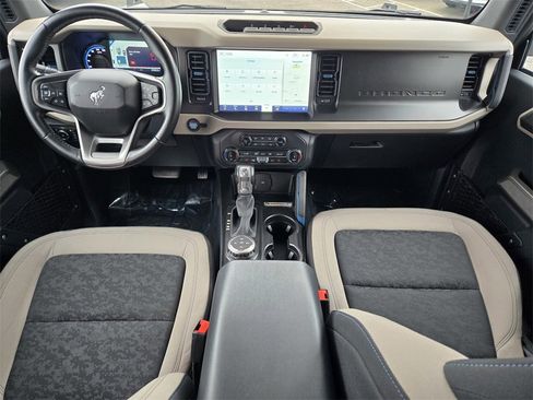 Used 2022 Ford Bronco Wildtrak image 12