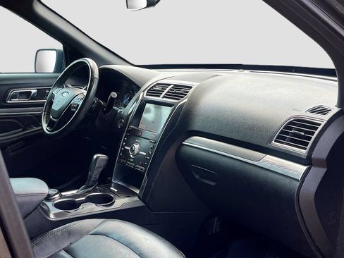 Used 2019 Ford Explorer Sport AWD/4WD image 31