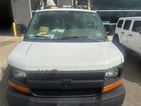 Used 2014 Chevrolet Express 2500 Extended RWD image 5