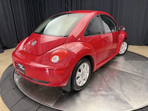 Used 2008 Volkswagen Beetle S image 10