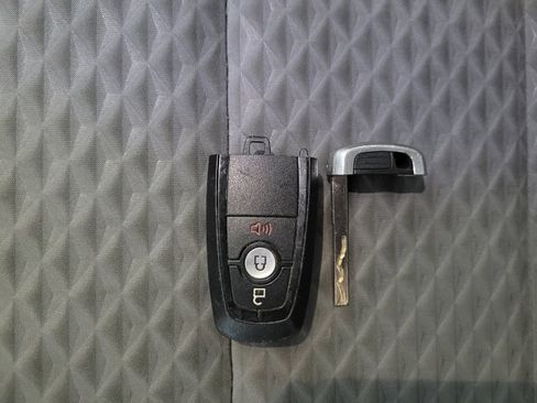 Used 2021 Ford Escape SE FWD image 32