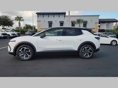 New 2026 Chevrolet Equinox EV LT image 16