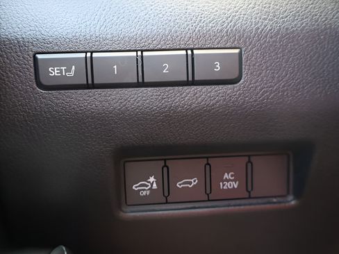 Used 2024 Lexus GX 550 w/ Accessory Package (2T) AWD/4WD image 21