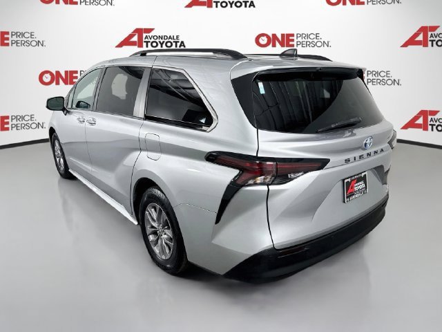 Certified 2024 Toyota Sienna XLE FWD image 6