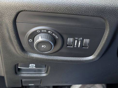 Used 2022 Jeep Grand Cherokee L Limited image 24