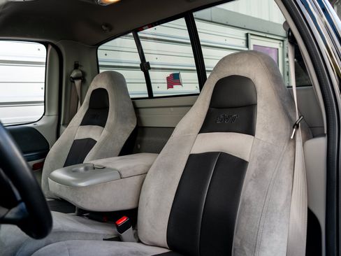Used 2004 Ford F150 Lightning RWD image 9