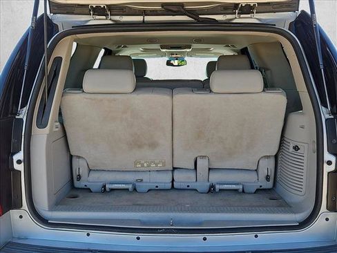 Used 2011 GMC Yukon SLT w/ SLT-2 Equipment Package AWD/4WD image 12
