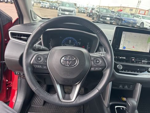 Used 2023 Toyota Corolla Cross XLE w/ Convenience Package AWD/4WD image 17