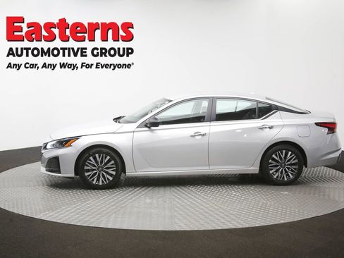 Used 2024 Nissan Altima 2.5 SV FWD image 58