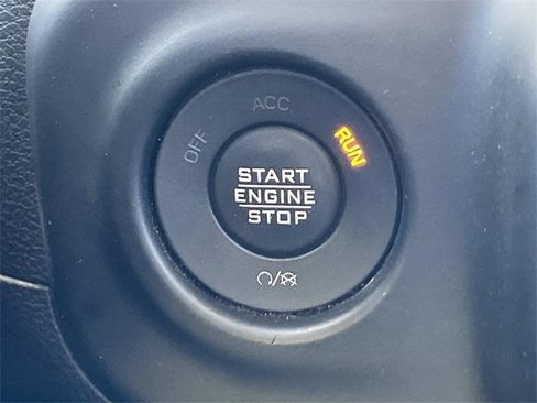 Used 2023 Jeep Gladiator Sport image 31