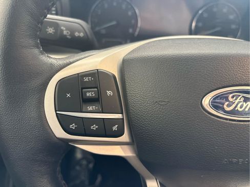 Used 2022 Ford Explorer XLT AWD/4WD image 15