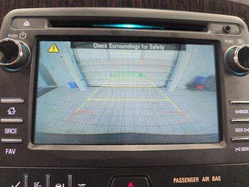 Used 2016 Chevrolet Traverse LT w/ Style and Technology Package FWD image 14