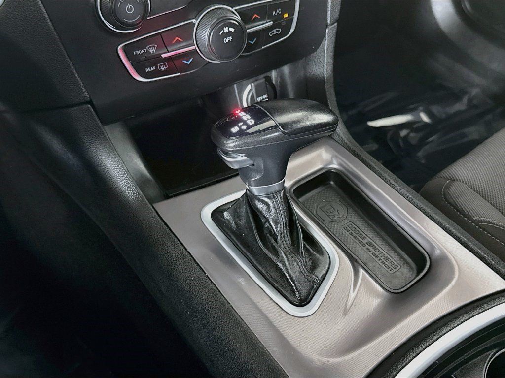 Used 2022 Dodge Charger SXT RWD image 15