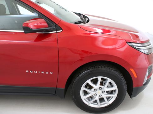 Used 2024 Chevrolet Equinox LT w/ LPO, Floor Liner Package AWD/4WD image 11