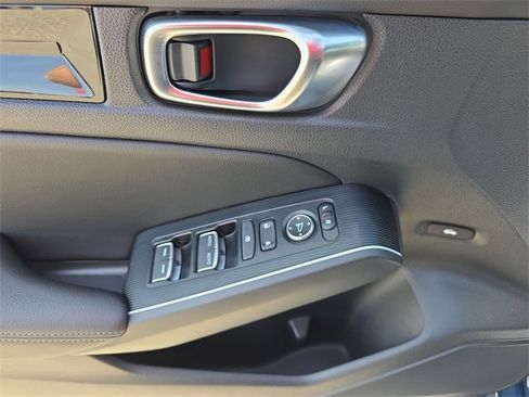 Certified 2025 Honda Civic Sport image 21