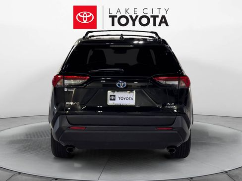 Used 2020 Toyota RAV4 XLE image 6