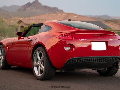 Used 2009 Pontiac Solstice Coupe RWD image 4