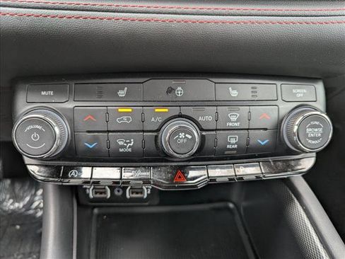 Used 2024 Dodge Durango GT AWD/4WD image 19