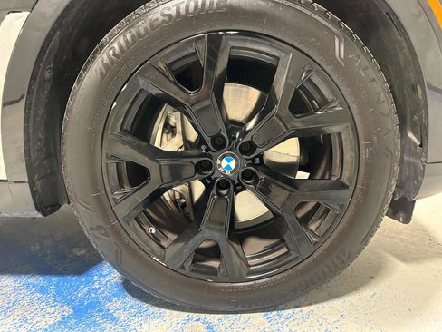 Used 2023 BMW X7 xDrive40i w/ Premium Package image 29