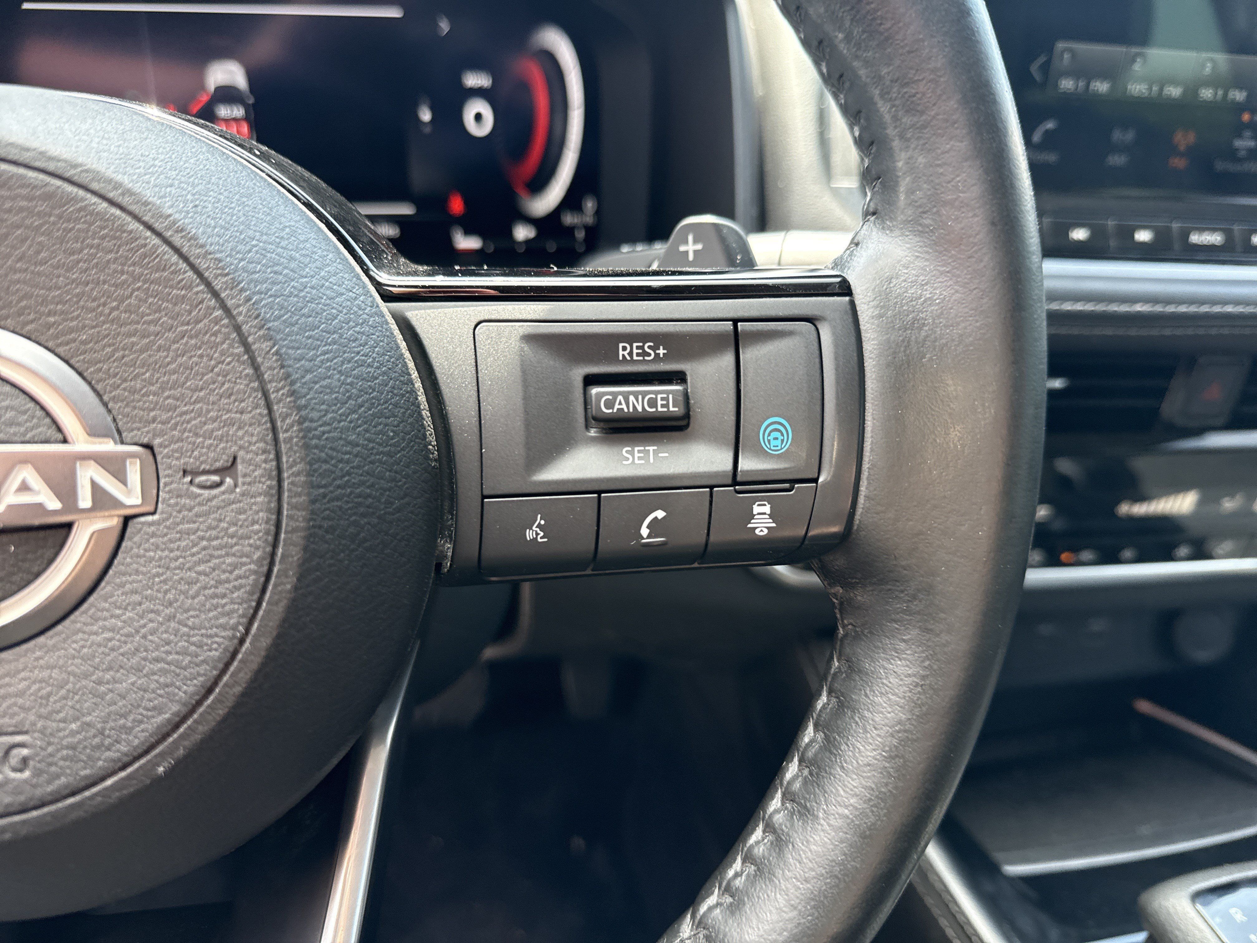 Used 2023 Nissan Rogue Platinum FWD image 25