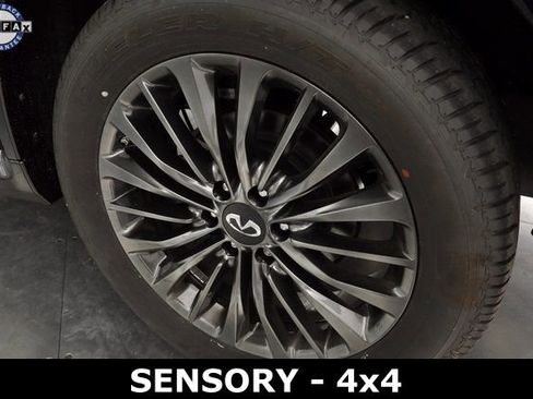 Used 2024 INFINITI QX80 Premium Select AWD/4WD image 9