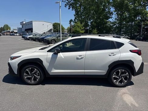 Used 2025 Subaru Crosstrek 2.0i Premium image 2