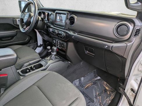 Used 2022 Jeep Gladiator Sport image 20