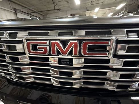 New 2026 GMC Terrain Denali w/ LPO, Floor Liner Package image 61