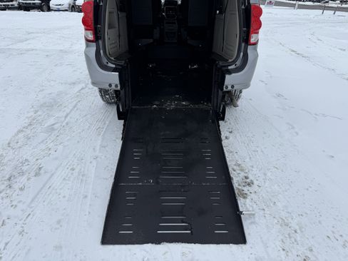 Used 2015 Dodge Grand Caravan SE w/ Quick Order Package 29E SE image 28