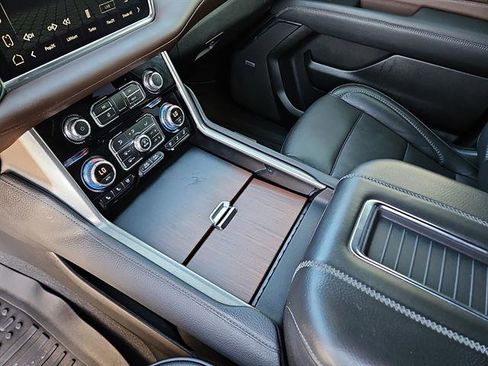 Used 2022 GMC Yukon Denali image 20