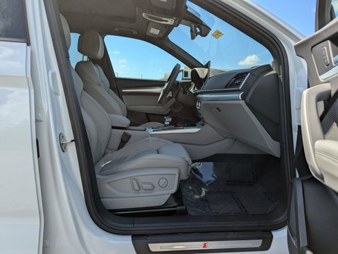 Certified 2025 Audi Q5 Prestige image 15