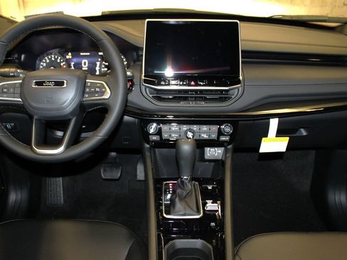 New 2026 Jeep Compass Limited image 9