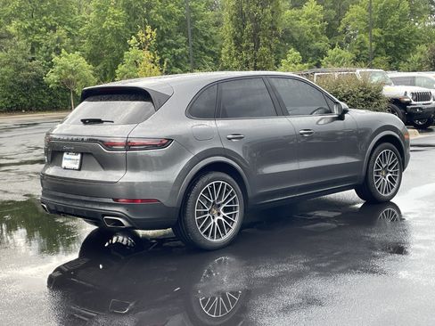 Used 2023 Porsche Cayenne AWD/4WD image 9