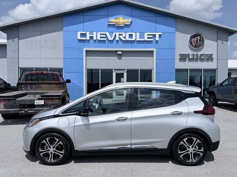 Used 2019 Chevrolet Bolt Premier w/ Infotainment Package FWD image 3