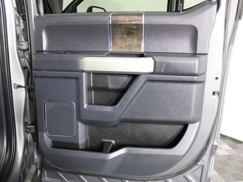 Used 2022 Ford F350 Lariat w/ Chrome Package image 39