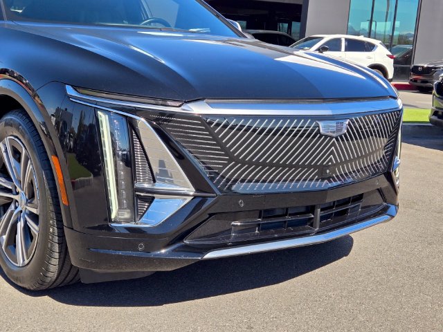 Used 2024 Cadillac Lyriq Luxury w/ LPO, Floor Liner Package RWD image 8